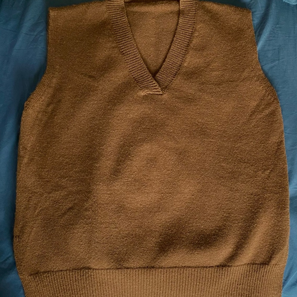 SHEIN Women's Brown V-Neck Sweater Vest